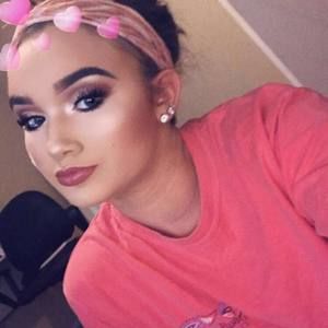 Meet your Posher, Caitlin